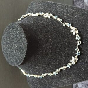 Unbranded Unmarked Silver Tone Floral Butterfly Necklace w/Claw Clasp